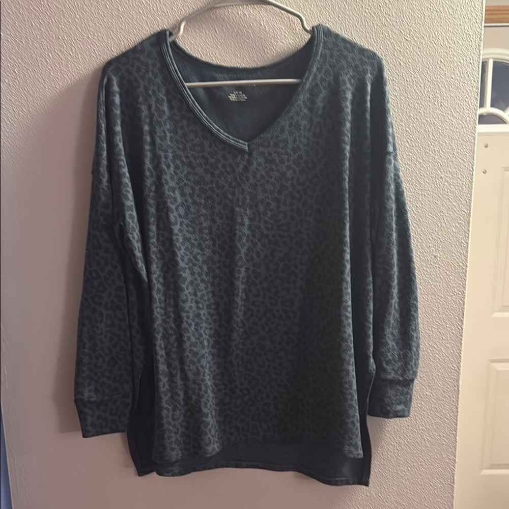 American Eagle Blue Leopard Print Sweater